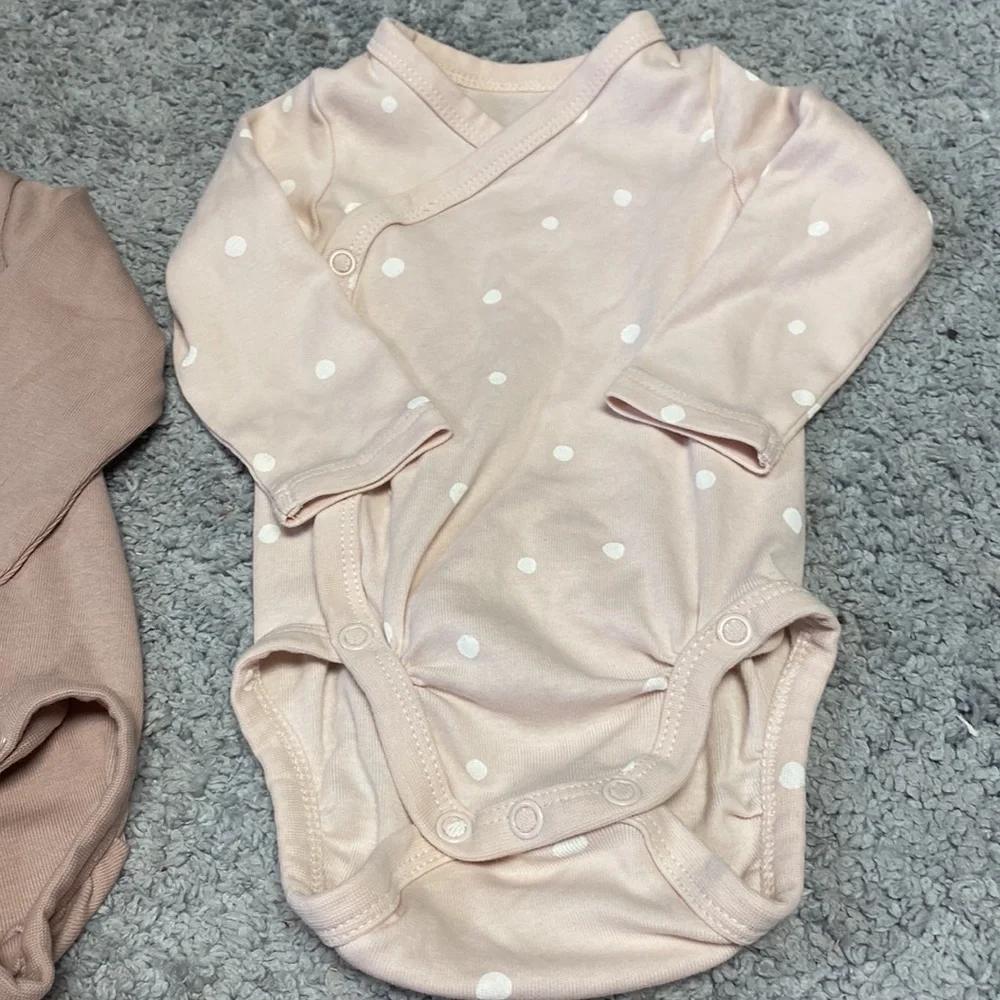 Baby girl onesie‎
